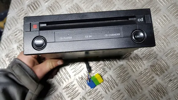 VW SHARAN ALHAMBRA MK1 CD Changer Lift - Pièce OEM image 5