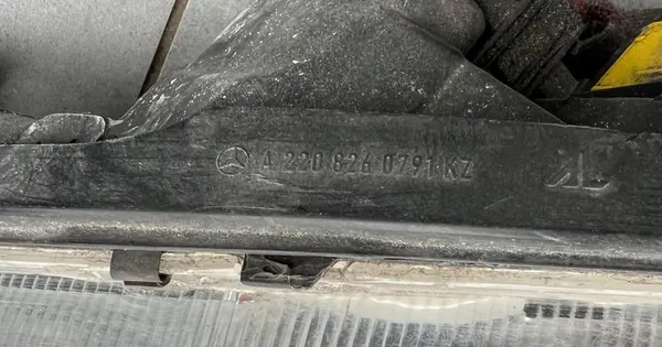 Voorste linker koplamp Mercedes S W220 A2208202361 image 6