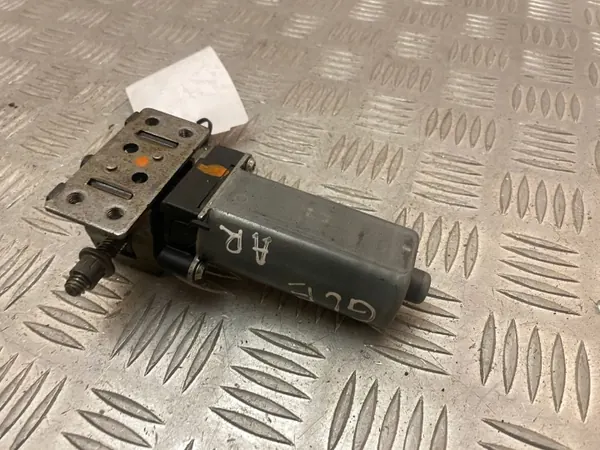 Mercedes-Benz GLE AMG Sitzmotor OEM 986300106 image 2