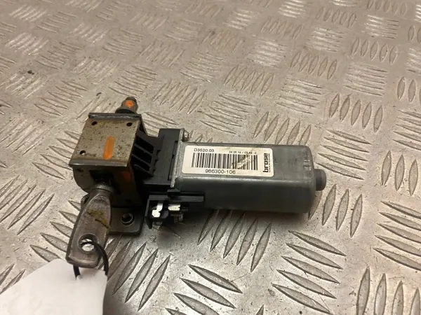 Mercedes-Benz GLE AMG Sitzmotor OEM 986300106 image 3