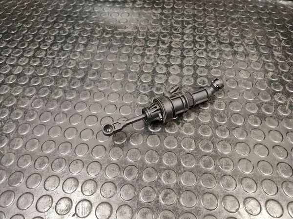 Cylindre d'embrayage PEUGEOT 4008 1.8L diesel 2012 image 1