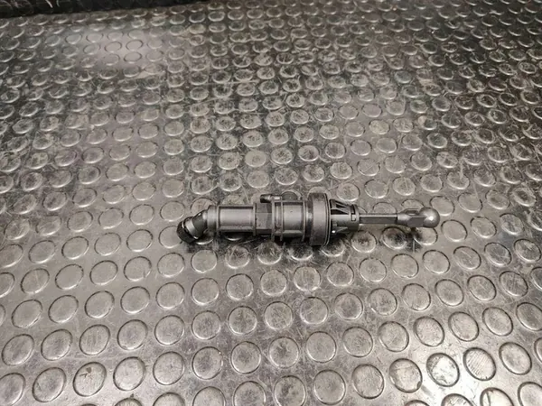 Cylindre d'embrayage PEUGEOT 4008 1.8L diesel 2012 image 2