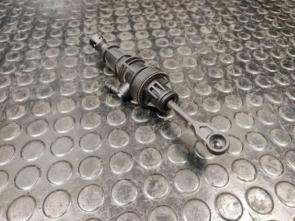 Cylindre d'embrayage PEUGEOT 4008 1.8L diesel 2012 image 4