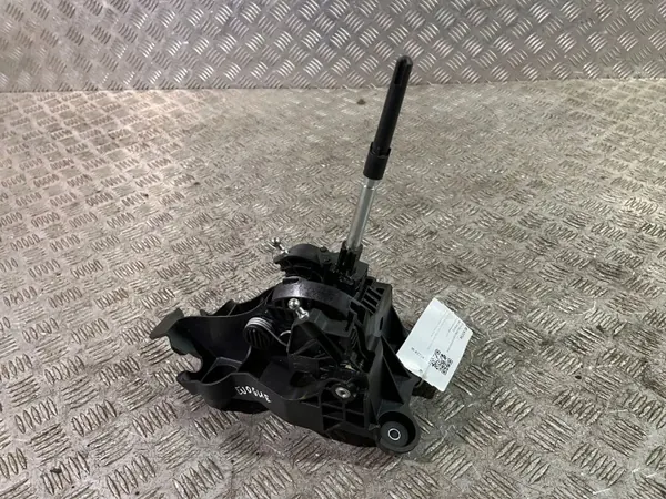 Land Rover Evoque II 2019 Växelspak OEM J9C37K387AC image 2