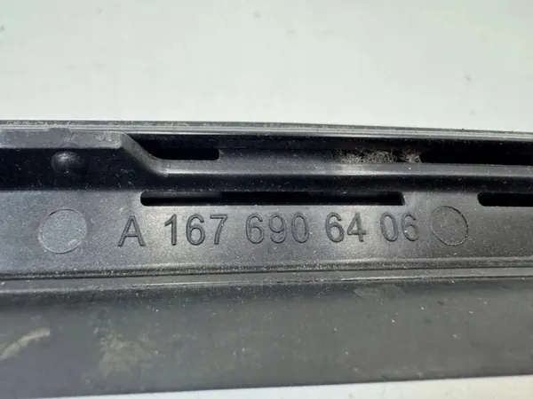Mercedes-Benz GLS Oikea etutuuletinpylväs OEM image 3