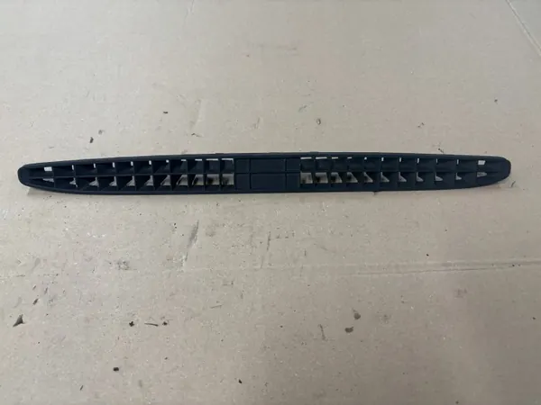 OEM 1j1857473b matkustamon ilmanotto VW Bora 1.9L image 2