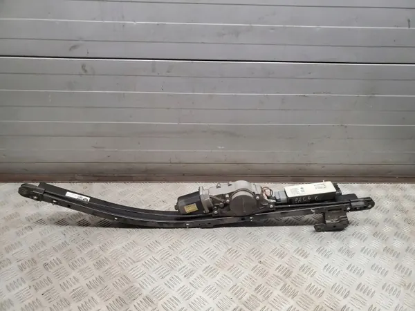 OEM 68186017AFA Linker deurslotactuator image 2