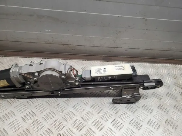 OEM 68186017AFA Linker deurslotactuator image 5