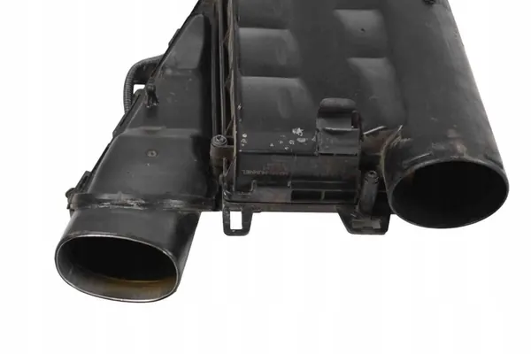 Mercedes-Benz GLC X253 C253 2017 Ilmansuodattimen kotelo image 4