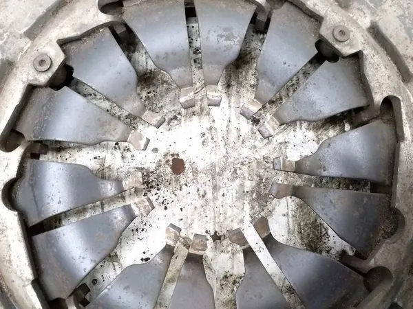 Disque d'embrayage Renault Megane IV 302050418R image 5