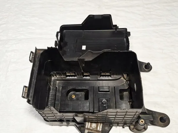 Base de Bac à Batterie OEM 1K0915333H VW Passat B6 image 5