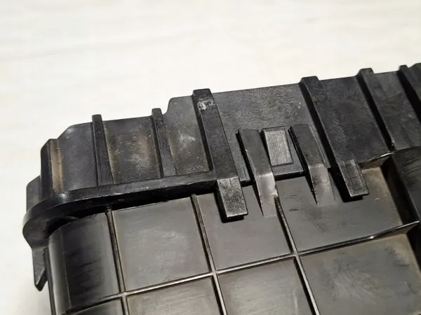 Base de Bac à Batterie OEM 1K0915333H VW Passat B6 image 7