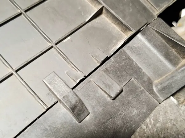 Base de Bac à Batterie OEM 1K0915333H VW Passat B6 image 9