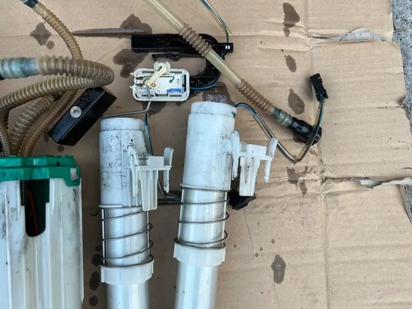 Bomba de Combustível Audi A8 D3 3.0 TDI Completa image 2