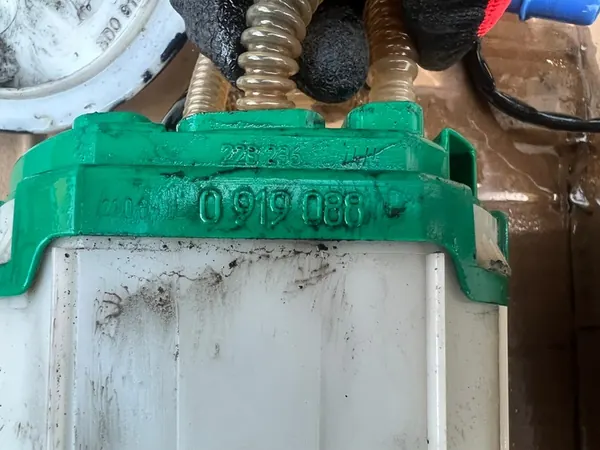 Bomba de Combustível Audi A8 D3 3.0 TDI Completa image 6