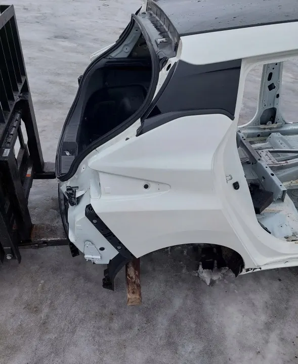 OEM XDF Bakpanelssats för Nissan Leaf II ZE1 image 4