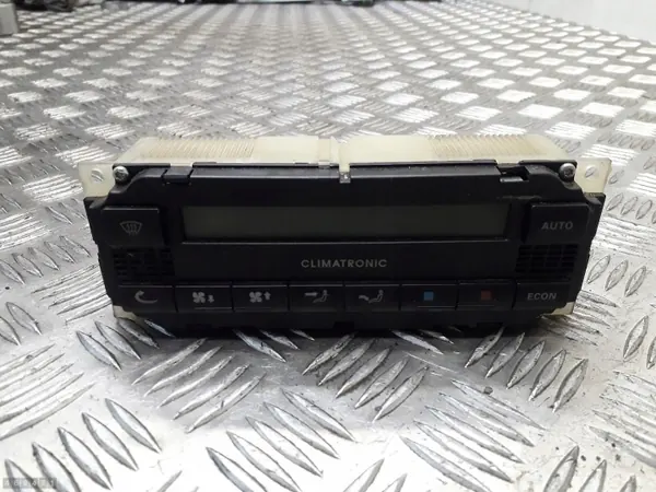 Skoda Octavia AC-ohjausmoduuli OEM 5hb00761720 image 2
