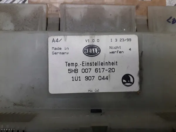 Skoda Octavia AC-ohjausmoduuli OEM 5hb00761720 image 4