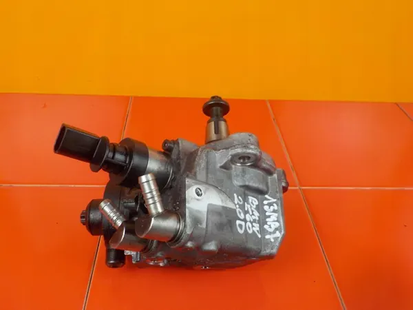 Injectiepomp BMW E60 E90 E87 2.0 D 0445010510 image 2