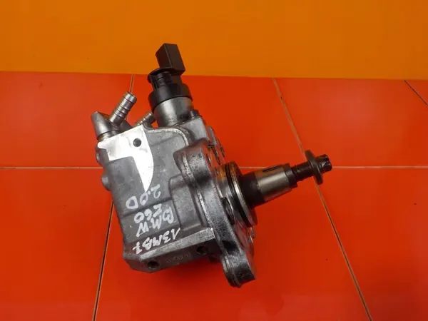 Injectiepomp BMW E60 E90 E87 2.0 D 0445010510 image 3