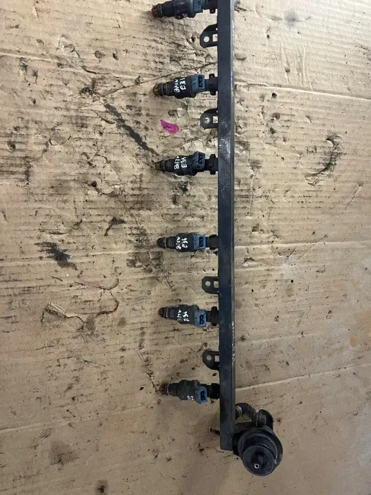 OEM 0280150715 Rail de inyección completo para BMW image 2