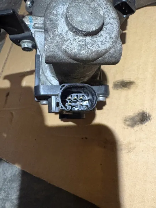Soupape EGR OEM 28410-2F000 pour Kia Sportage III 2.0 CRDi image 6