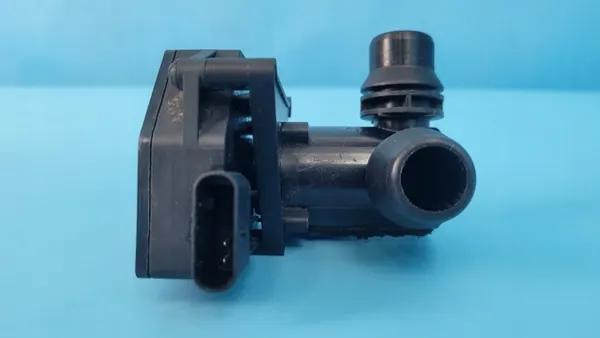 Válvula de agua Mercedes OEM A0005061400 para EQA 250 image 2