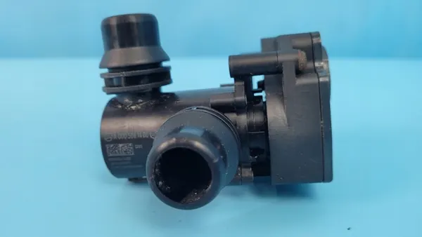 Válvula de agua Mercedes OEM A0005061400 para EQA 250 image 8