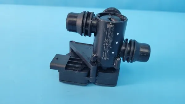 Válvula de agua Mercedes OEM A0005061400 para EQA 250 image 9