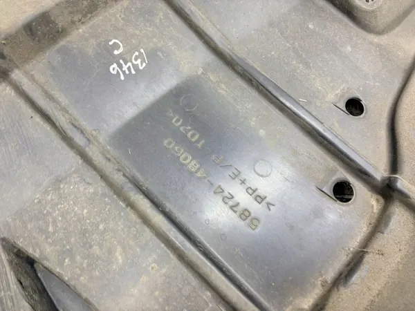 Lexus RX 450H 2020 Cubierta Tanque Combustible OEM 5872448060 image 7