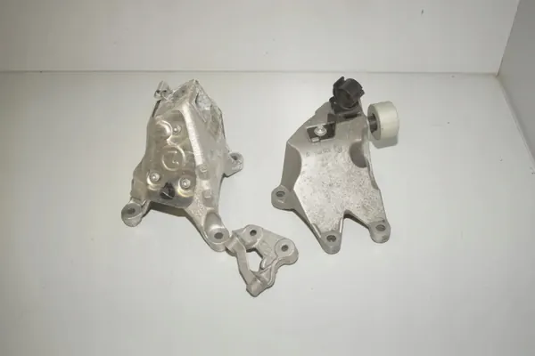 BMW moottorin oikea tuki OEM 6870754 - Käytetty image 2