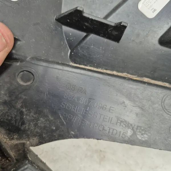 AUDI Q5 II 80A Suporte de para-choque dianteiro esquerdo 80A807096E image 2