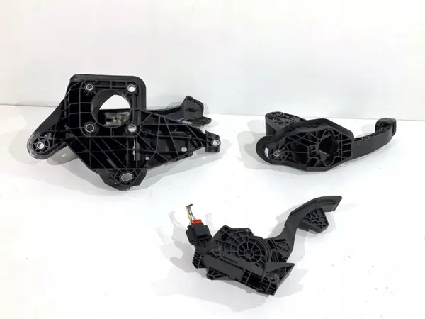 Pedales manuales OEM 6C1721058D para Skoda Fabia III image 3