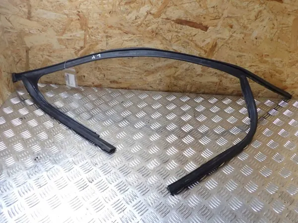 Raamafdichtingsframe deur links voor OEM BTU2715 image 2