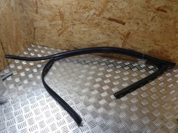 Raamafdichtingsframe deur links voor OEM BTU2715 image 4
