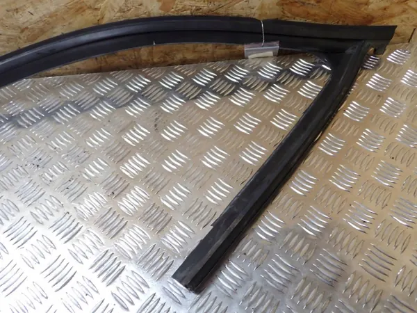 Raamafdichtingsframe deur links voor OEM BTU2715 image 5