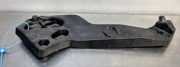 Etuturvavyön kiinnitys OEM 625004214R Renault Trafic image 2