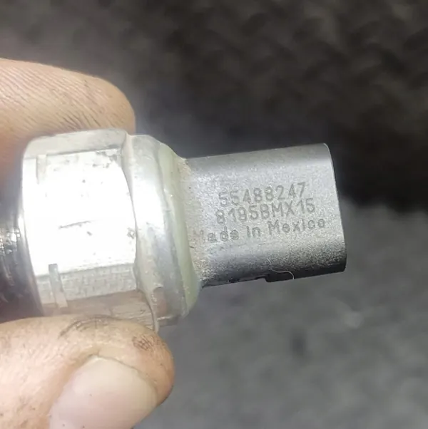 Öljynpaineanturi Chevrolet Corvette C7 14- image 2