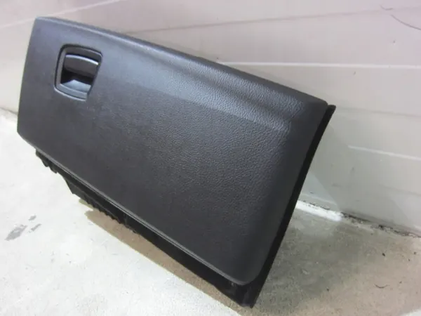 OEM 51169143941 Cubierta Guantera Lado Pasajero Negro image 3