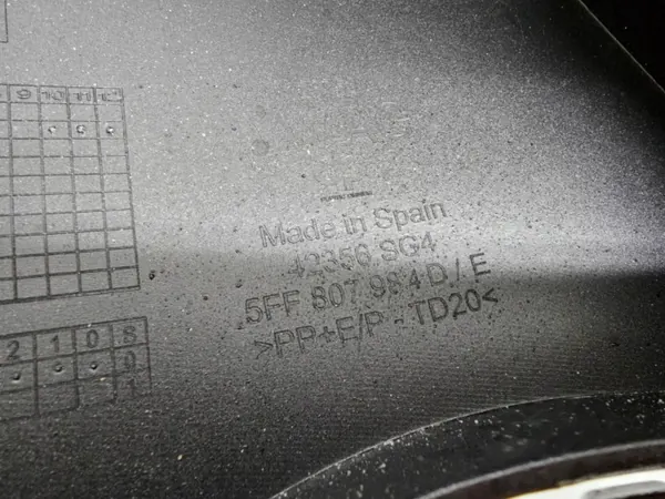 OEM 5FF807984D Cupra Formentor Takapuskurin Oikea Kulma image 6