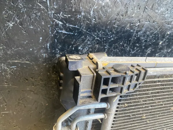 Nissan JUKE 2011 Radiador, AC 21410BA61A image 2