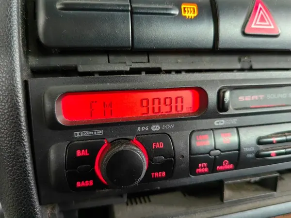 Radio SEAT OEM 1M0035186B pour Leon I & Toledo II image 8