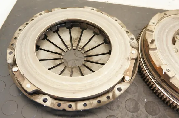 FIAT 500X 1.0T Embreagem Volante Duplo OEM 46337762 image 2