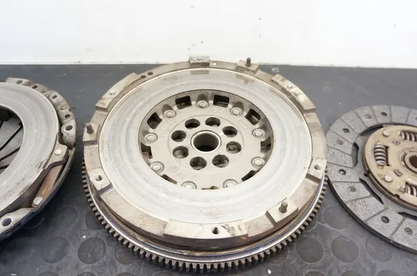 FIAT 500X 1.0T Embreagem Volante Duplo OEM 46337762 image 3