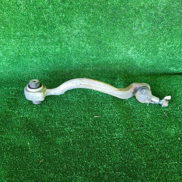 Mercedes E-Class W212 Front Right Lower Control Arm A2123304000 image 2