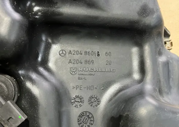 Réservoir de lave-glace Mercedes-Benz OEM A2048601860 image 4