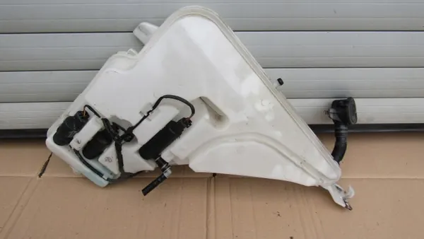 Spolarbehållare BMW 3 F30 F31 OEM Del image 2