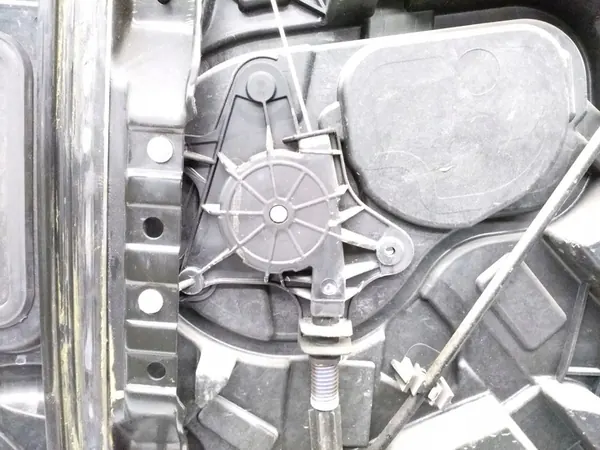 Regulador de janela traseira esquerda Chrysler 3016660 3.6L 2011 image 10