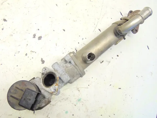 EGR Kühler Ventil Rohr Volvo V50 Lift 2.0D image 3