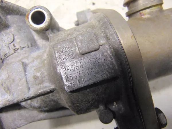 EGR Kühler Ventil Rohr Volvo V50 Lift 2.0D image 9